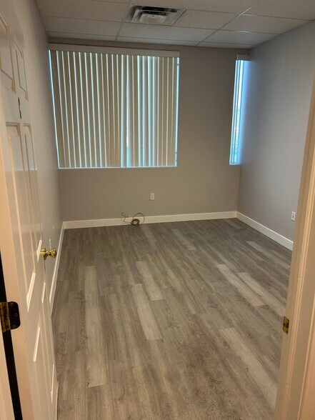 More Photos Of 1240 E 100 S, St George Office For Lease