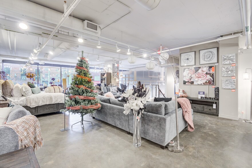 More Photos Of 275 King St E, Toronto Apartments For Lease