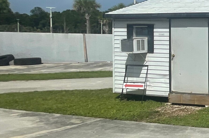 More Photos Of 30005 S Dixie Hwy, Homestead Auto Dealership For Lease