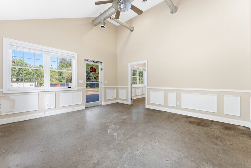 More Photos Of 351 Scotts Run Rd, Maidsville Office Residential For Lease