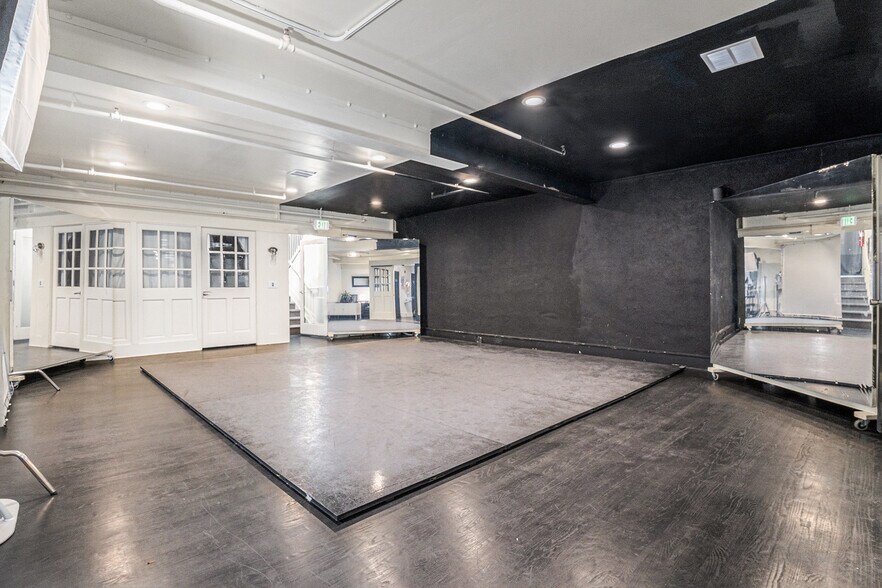 More Photos Of 1917 Market St, Denver Storefront For Sale