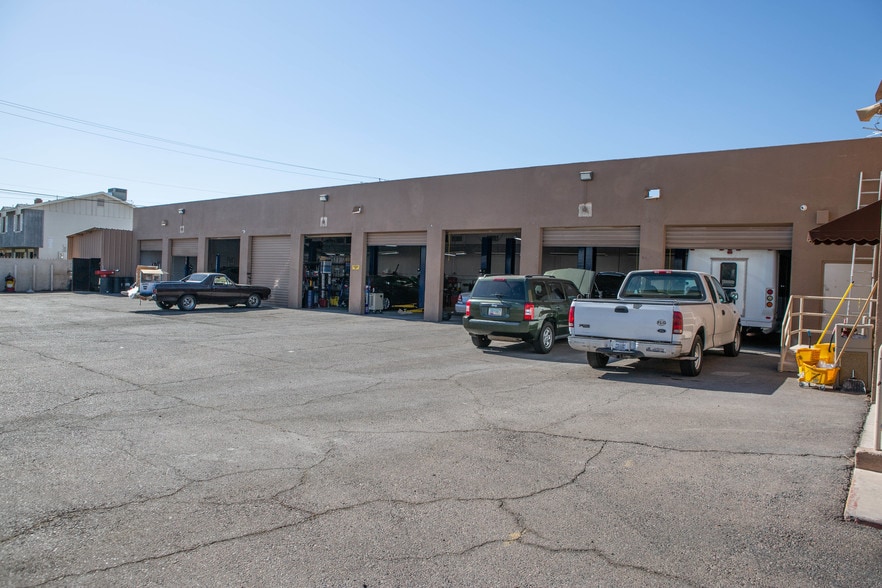 More Photos Of 2650 N Scottsdale Rd, Tempe Auto Dealership For Sale