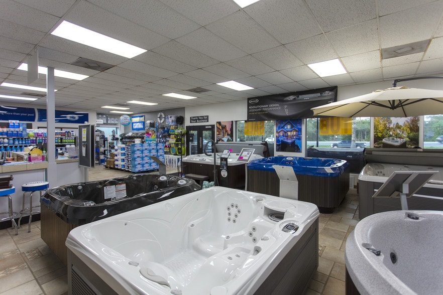 More Photos Of 3114 Texas Ave S, College Station Freestanding For Sale