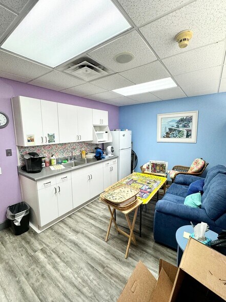 More Photos Of 7525 E Broadway Rd, Mesa Medical For Sale