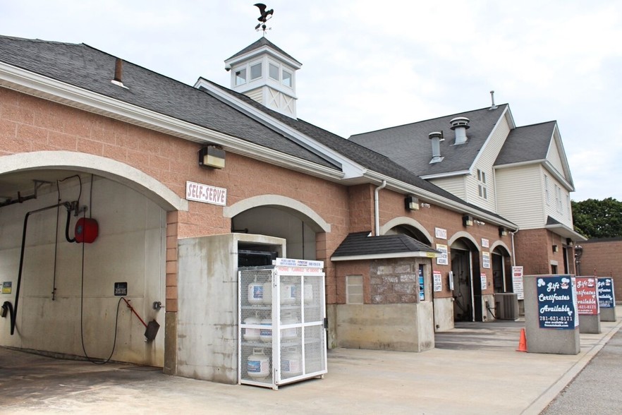 More Photos Of 237 Water St, Wakefield Carwash For Lease
