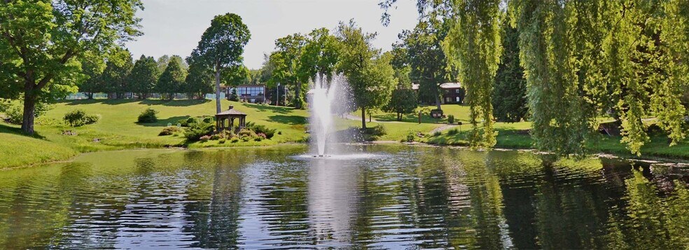 More Photos Of 2206 State Route 9N, Lake George Hotel For Sale