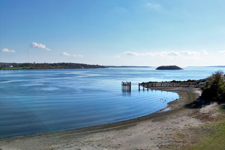 More Photos Of 15 Point Rd, Portsmouth Restaurant For Sale