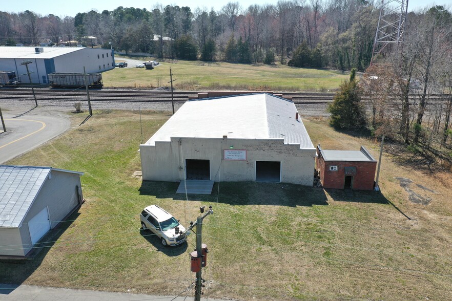 More Photos Of 300 Wilson Ave, Wakefield Sussex Self Storage For Sale