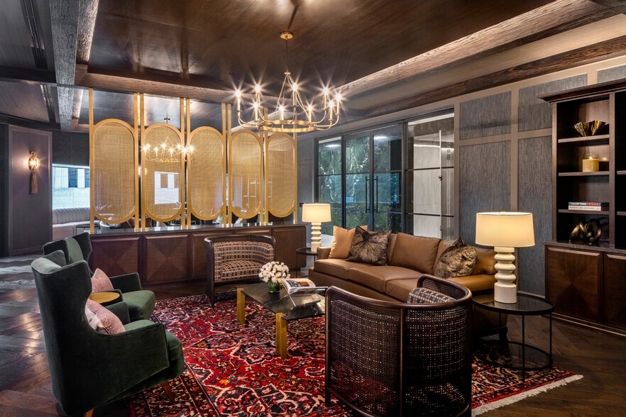 More Photos Of 1000 Louisiana St, Houston Office For Lease