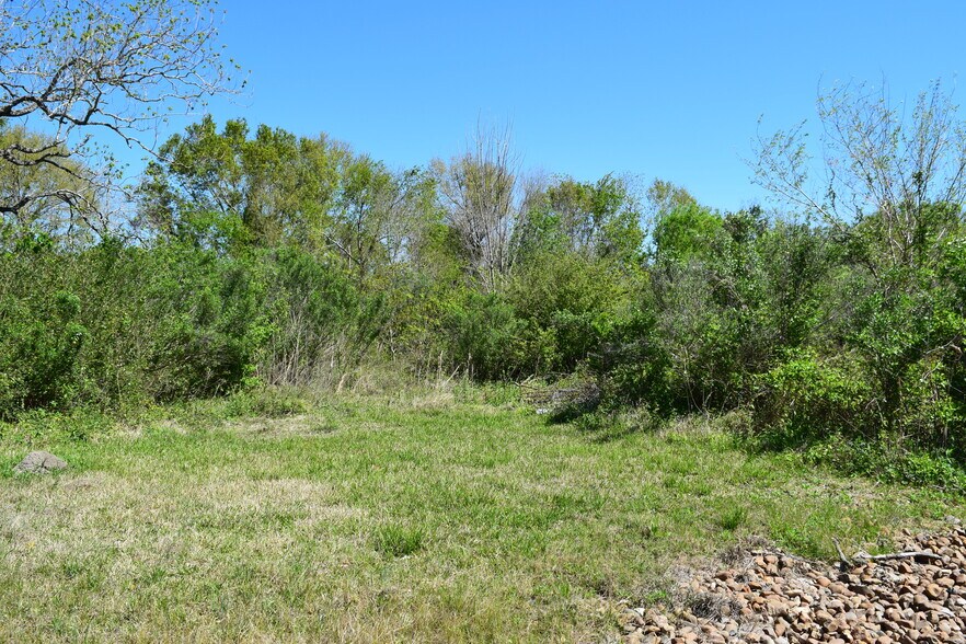 More Photos Of 899 Medic Lane, Alvin Land For Sale