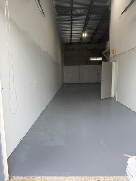 More Photos Of 227 SW 3rd Ave, Cape Coral Warehouse For Sale