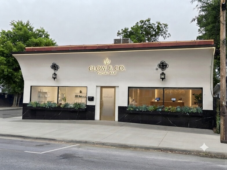 More Photos Of 508 Pecore St, Houston Freestanding For Lease