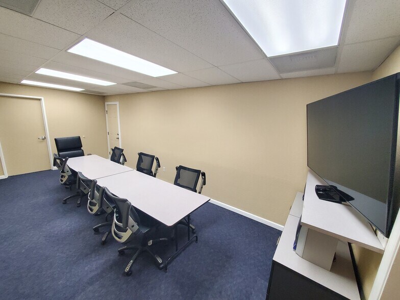 More Photos Of 14165 Market St, Walnut Grove Showroom For Sale