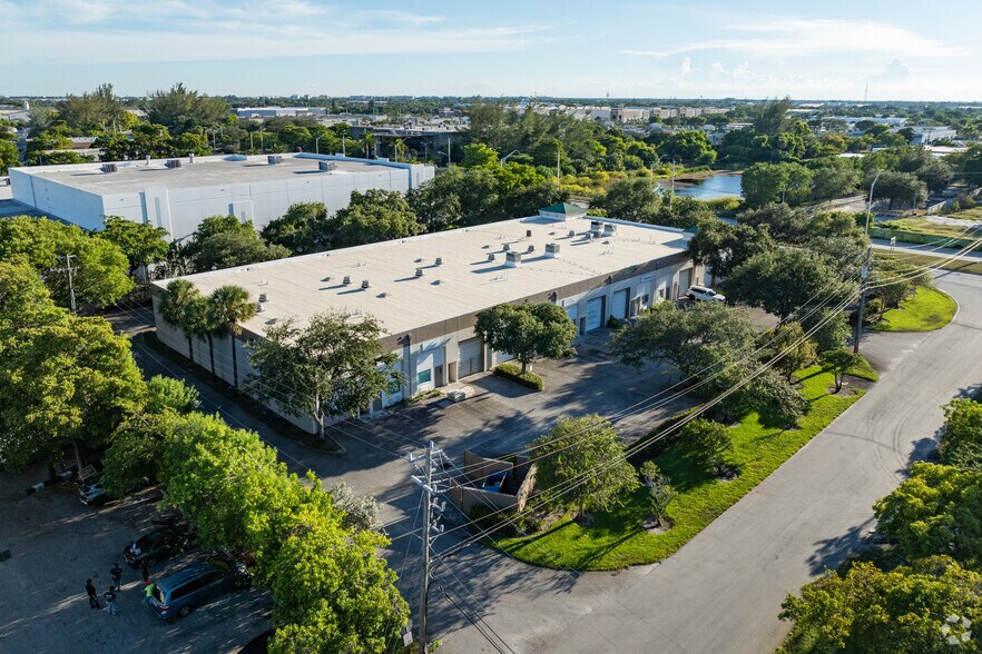 More Photos Of 2050 N Andrews Ave, Pompano Beach Warehouse For Lease