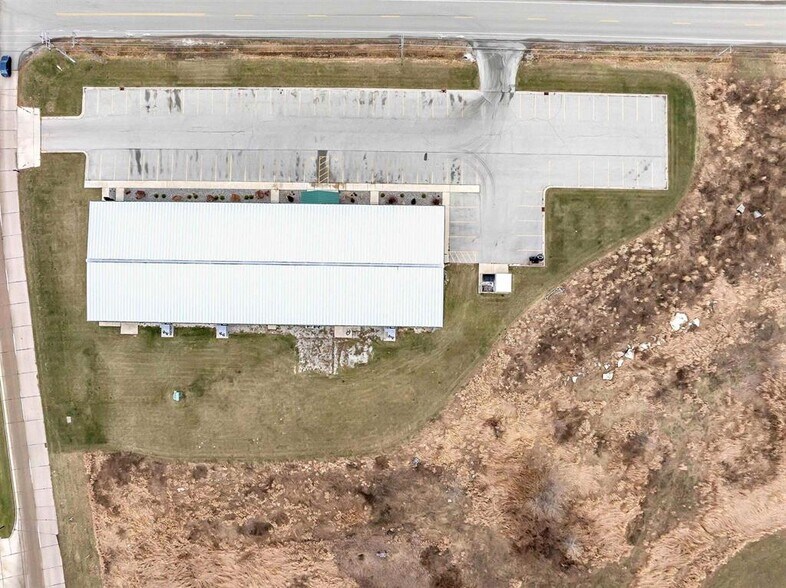 More Photos Of 2125 American Blvd, De Pere Industrial For Lease