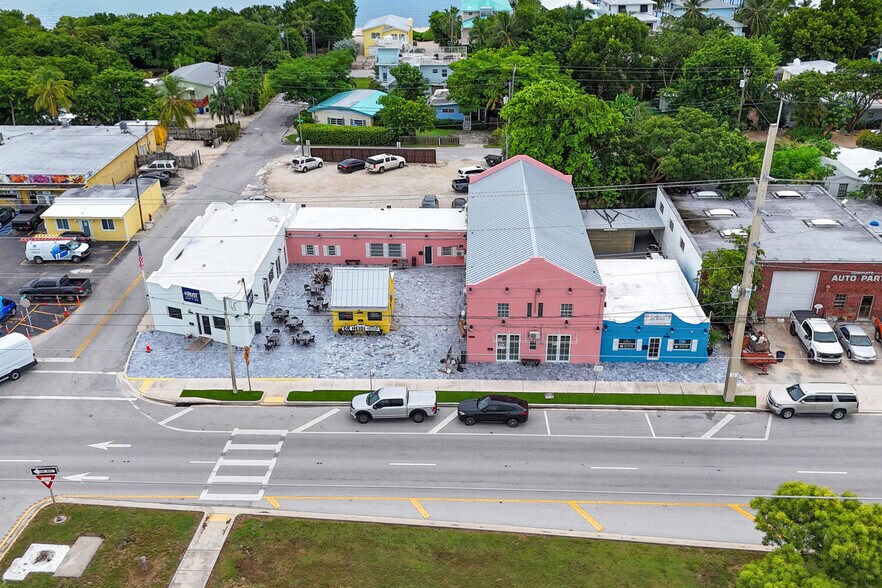 More Photos Of 91865 Overseas Hwy, Tavernier Storefront Retail Residential For Sale