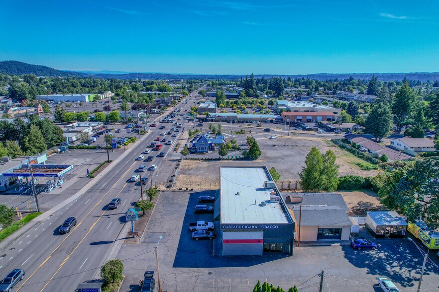 More Photos Of 9691 SE 82nd Ave, Happy Valley General Retail For Sale