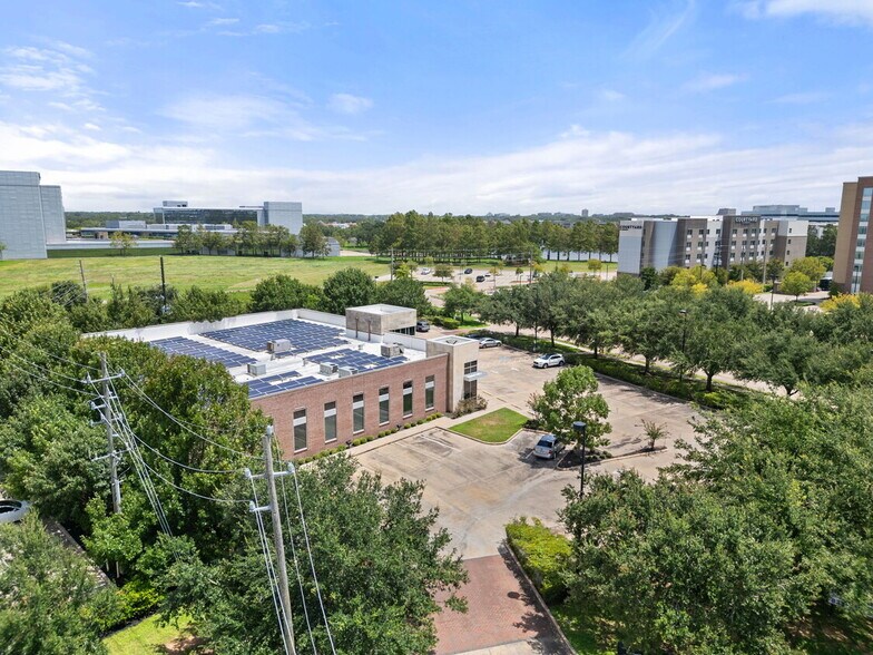More Photos Of 16701 Creek Bend Dr, Sugar Land Medical For Lease