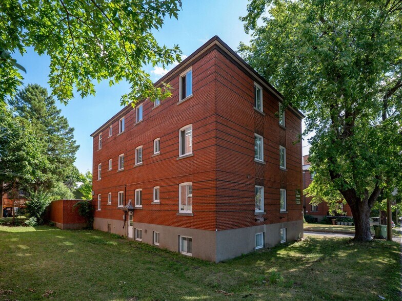 More Photos Of 2750 Av Van Horne, Montréal Apartments For Sale