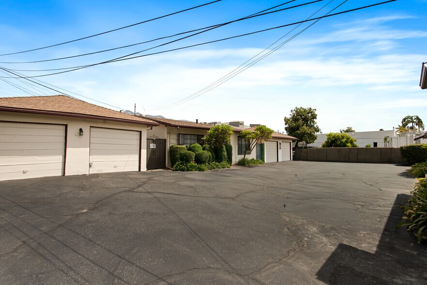 More Photos Of 2553 Nina St, Pasadena Apartments For Sale