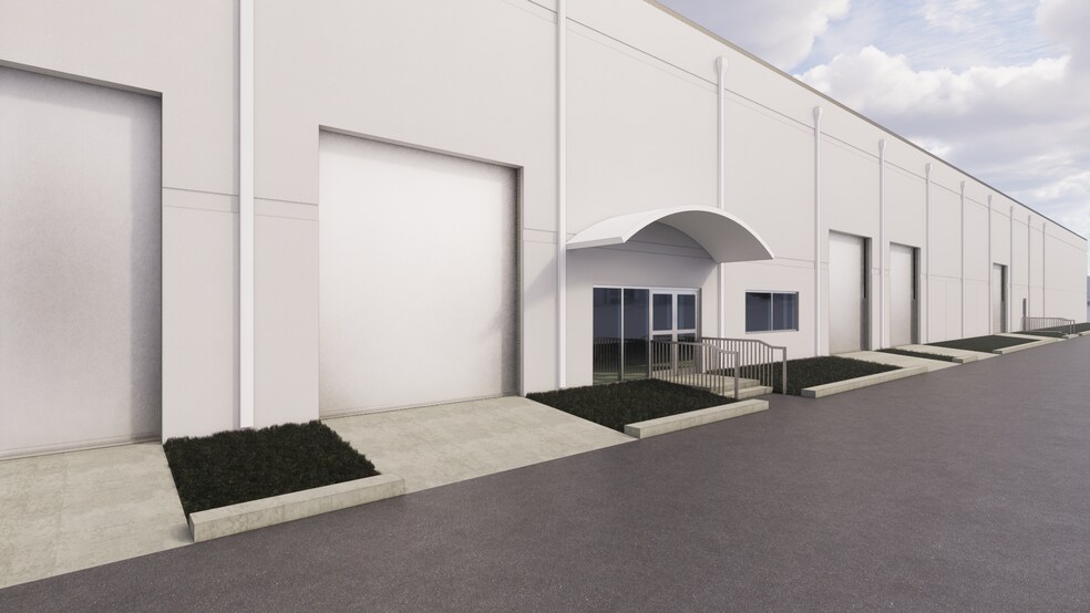 More Photos Of 440 W Kennedy Blvd, Orlando Industrial For Lease