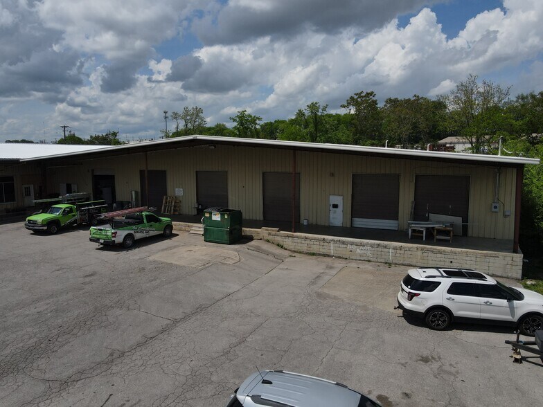 More Photos Of 410 McNally Dr, Nashville Warehouse For Lease