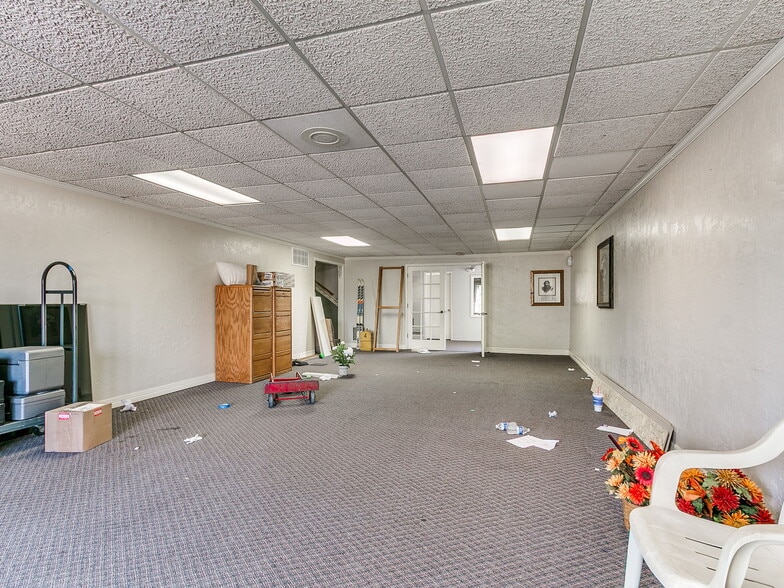 More Photos Of 809 SW 4th St, Moore Religious Facility For Sale