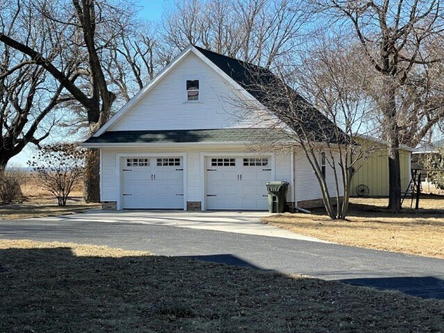 More Photos Of 14152 Highway K64, Whiting Specialty For Sale