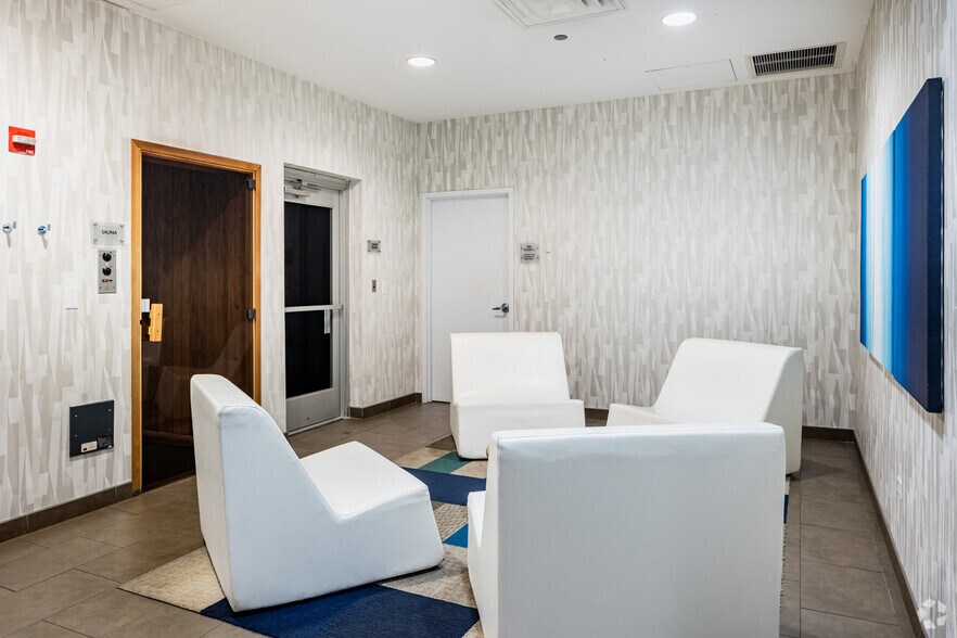 More Photos Of 225 N Columbus Dr, Chicago Multifamily For Sale