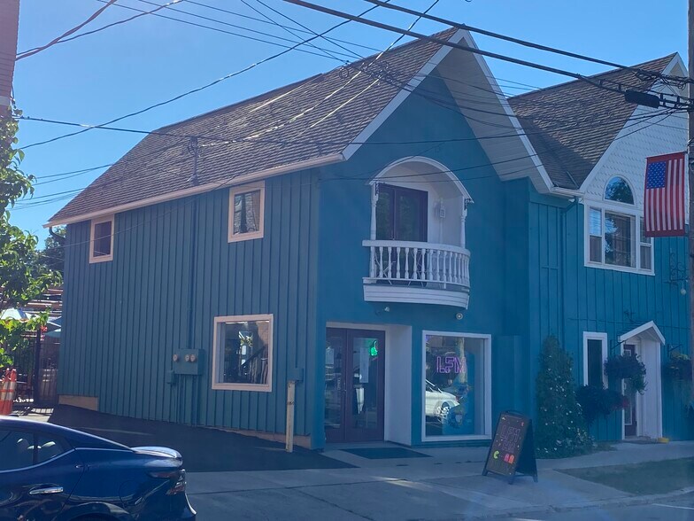 More Photos Of 9 Monroe St, Ellicottville Storefront Retail Residential For Lease