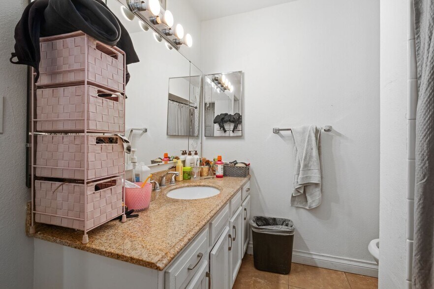 More Photos Of 13161 Adland St, Garden Grove Apartments For Sale