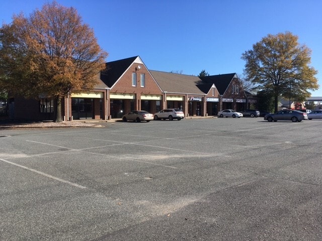 Primary Photo Of 840 Warrenton Rd, Fredericksburg Storefront For Lease