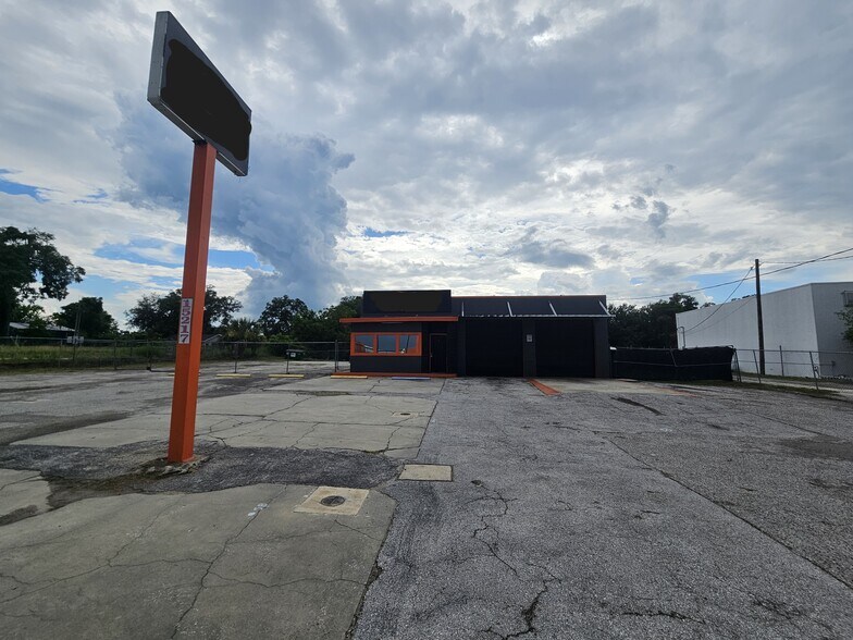 Primary Photo Of 15217 US 301, Dade City Office For Sale