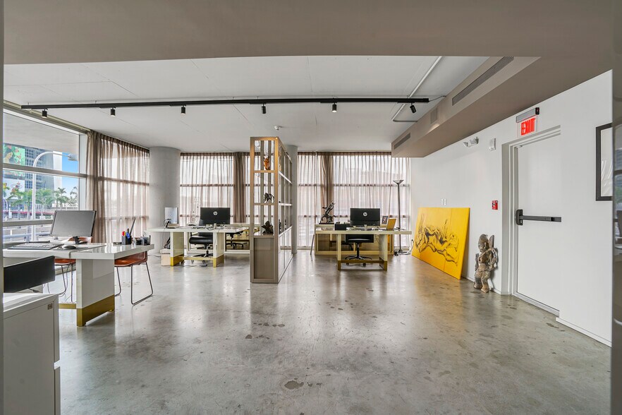 More Photos Of 888 Biscayne Blvd, Miami Apartments For Lease