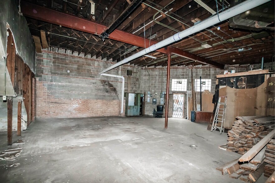 More Photos Of 2821-2823 N Milwaukee Ave, Chicago Storefront For Sale