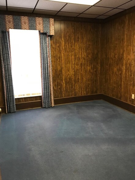 More Photos Of 803 E Church St, Greeneville Medical For Sale