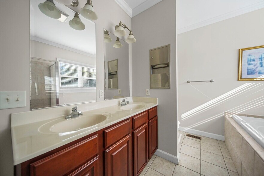 More Photos Of 315 Sutherland Ave, Monroe Loft Creative Space For Sale