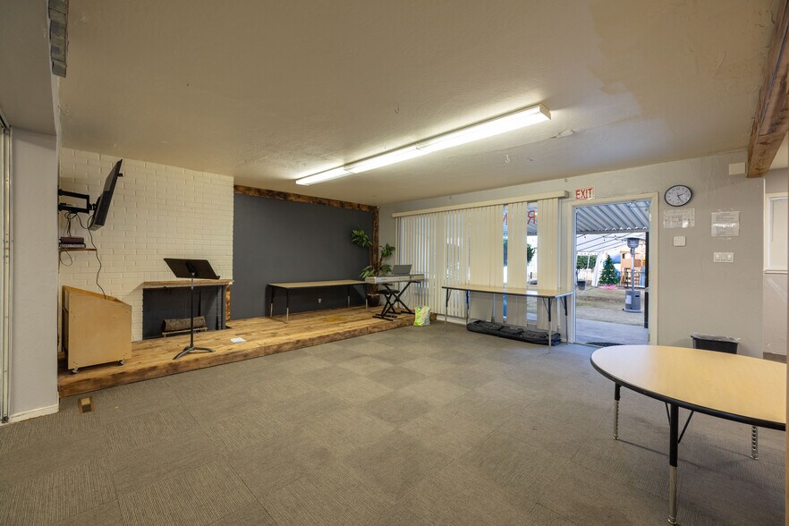 More Photos Of 628 Royer St, Roseville Schools For Lease