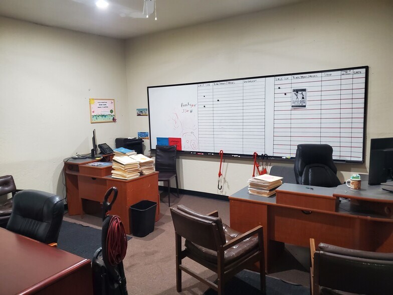 More Photos Of 955 E Main St, Mesa Freestanding For Sale