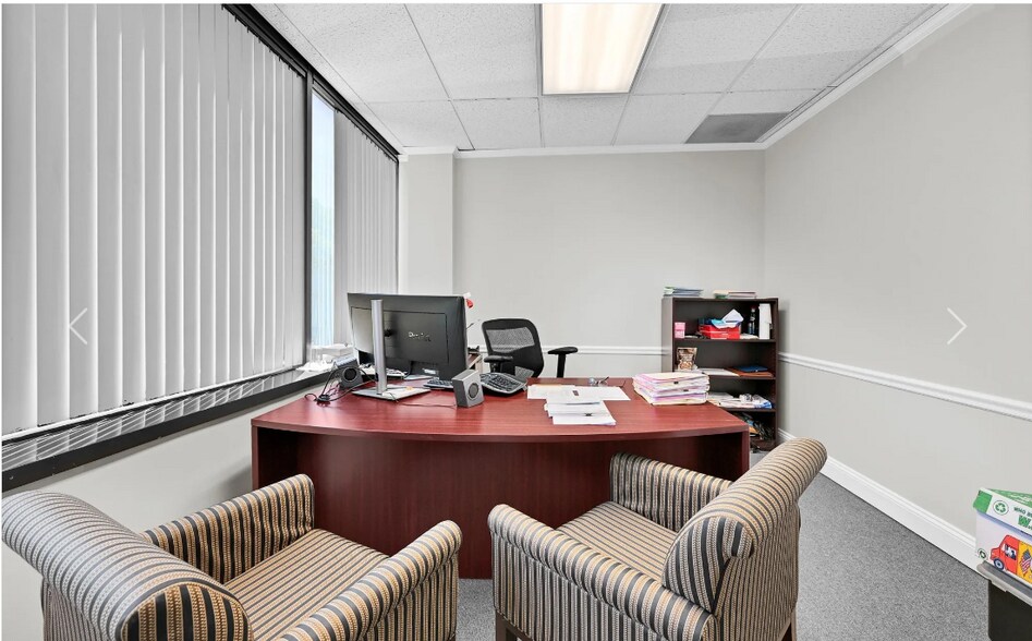 More Photos Of 90 Grove St, Ridgefield Medical For Sale