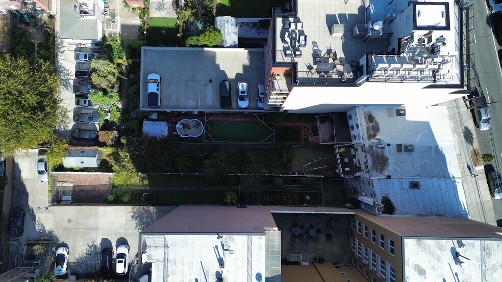 More Photos Of 3088-3090 Crescent St, Astoria Land For Sale