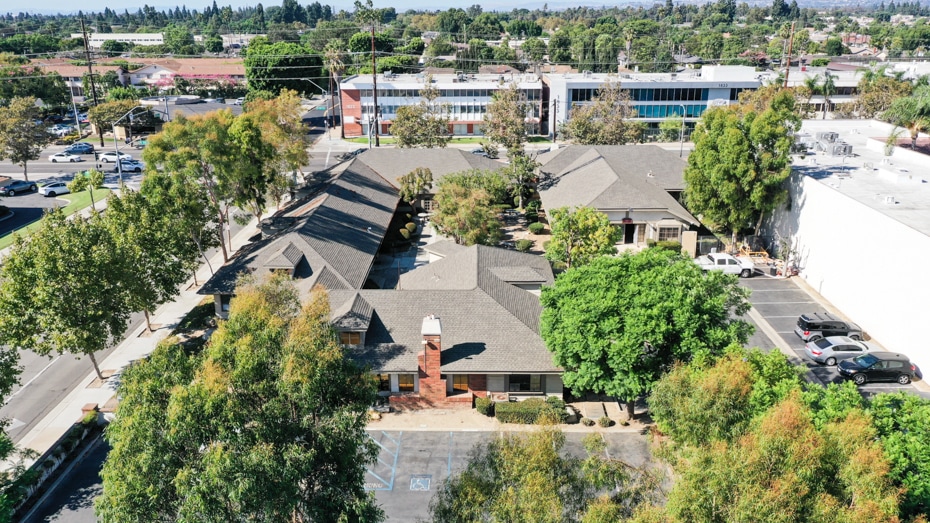 More Photos Of 1810 E 17th St, Santa Ana Medical For Lease