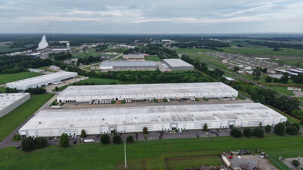 More Photos Of 1870 Grand Terre Ln, Port Allen Distribution For Lease