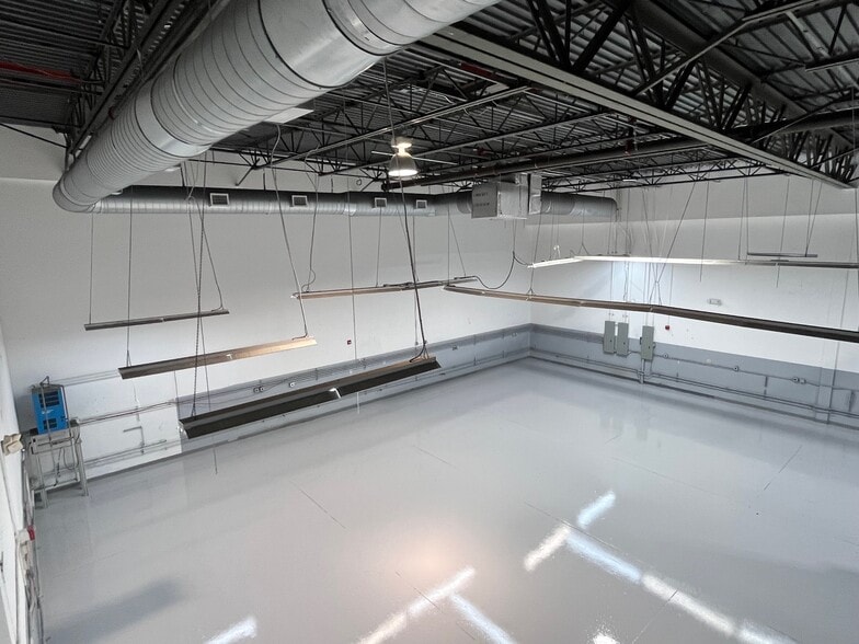 More Photos Of 3500-3553 High Ridge Rd, Boynton Beach Light Distribution For Sale