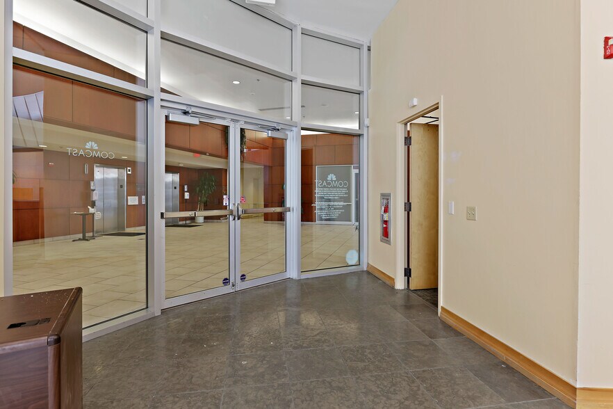 More Photos Of 221 W Philadelphia St, York Office For Sale