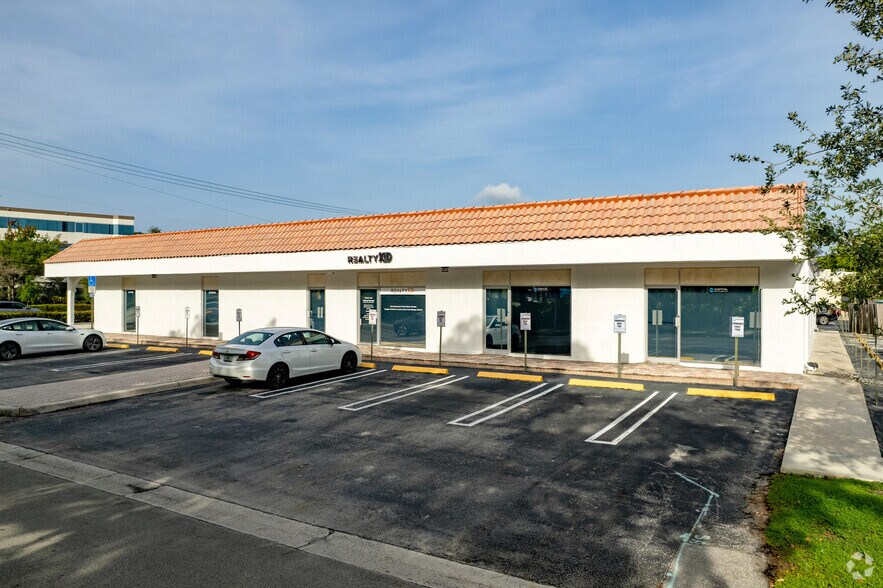 More Photos Of 10101-10121 W Sample Rd, Coral Springs Unknown For Lease
