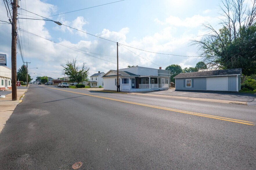 More Photos Of 9604 S Congress St, New Market Office For Sale