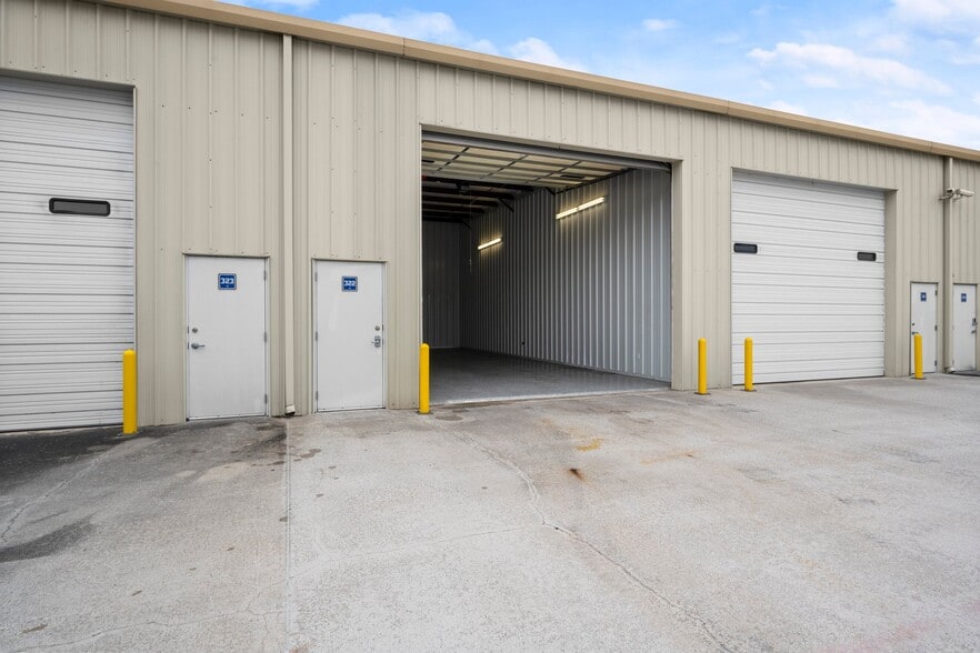 Primary Photo Of 8826 Louetta Rd, Spring Self Storage For Sale