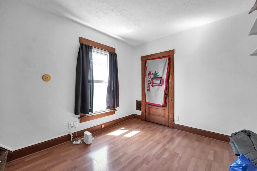 More Photos Of 2406-2408 Indianola Ave, Columbus Apartments For Sale