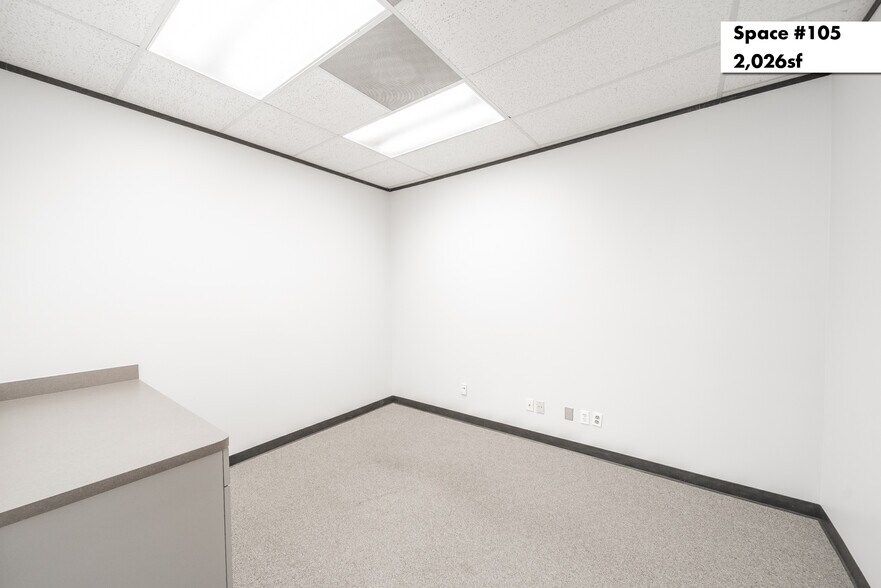 More Photos Of 1880 S Dairy Ashford Rd, Houston Office Residential For Lease